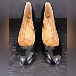 Women’s Patent Leather Block Heel Pump - Black